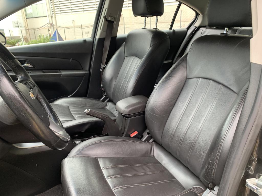 CHEVROLET Cruze Sedan - Foto