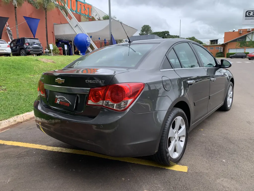 CHEVROLET Cruze Sedan - Foto