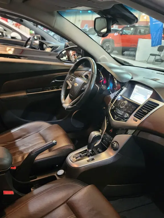 CHEVROLET Cruze Sedan - Foto
