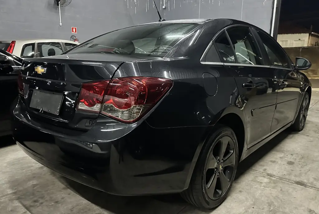CHEVROLET Cruze Sedan - Foto