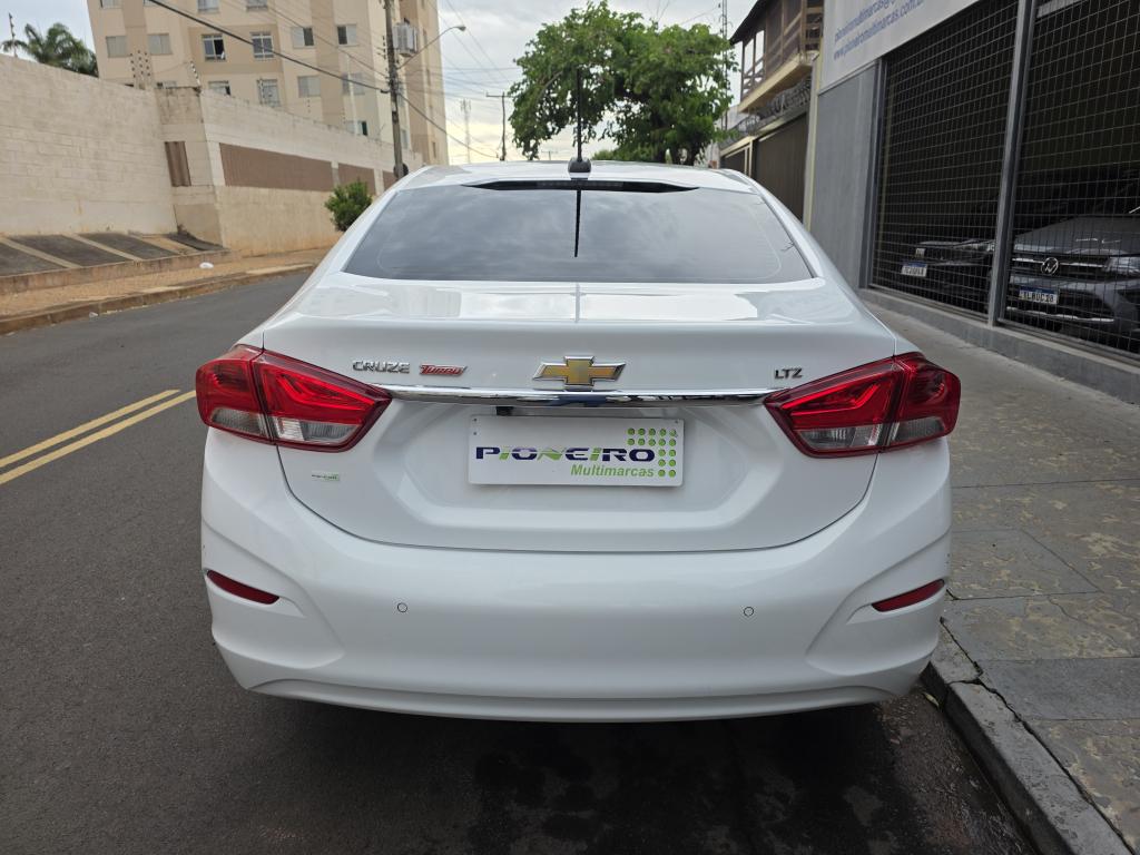 CHEVROLET Cruze Sedan - Foto