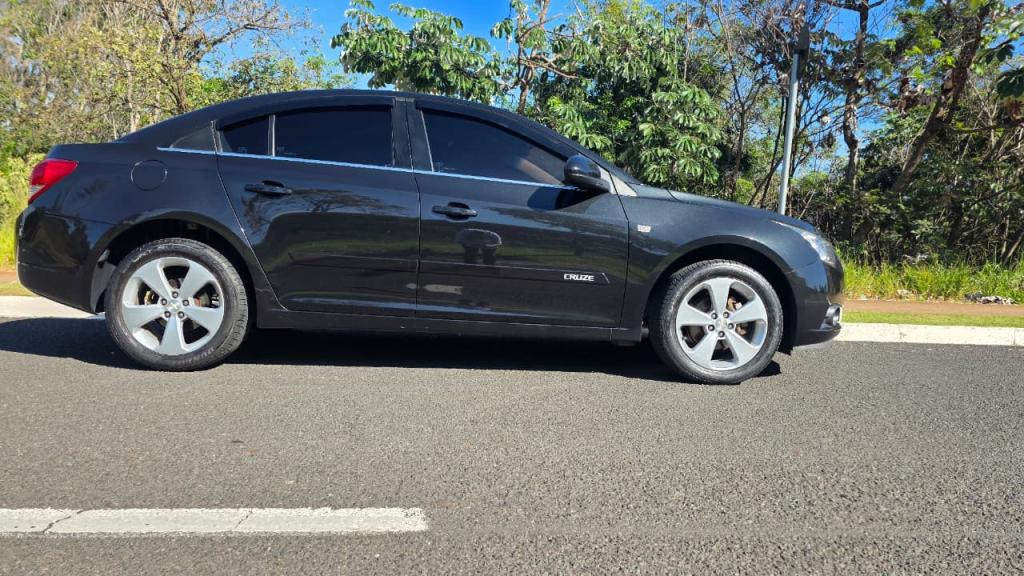 CHEVROLET Cruze Sedan - Foto