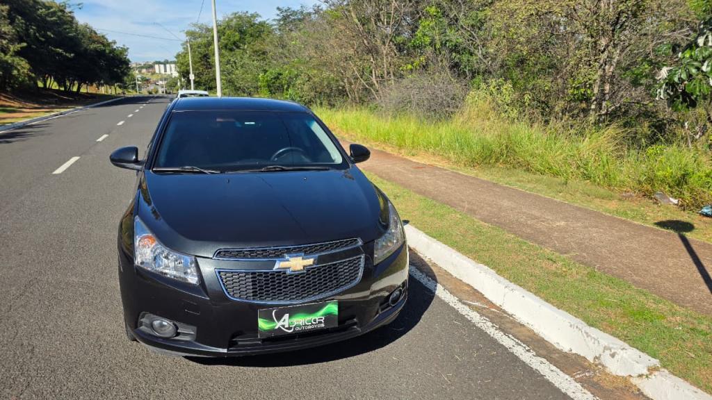 CHEVROLET Cruze Sedan - Foto