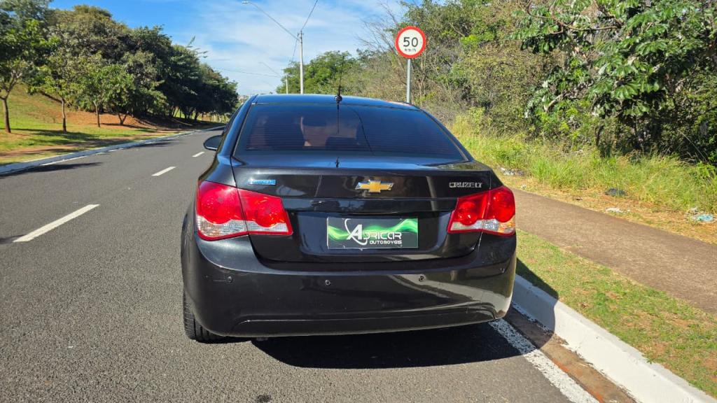 CHEVROLET Cruze Sedan - Foto