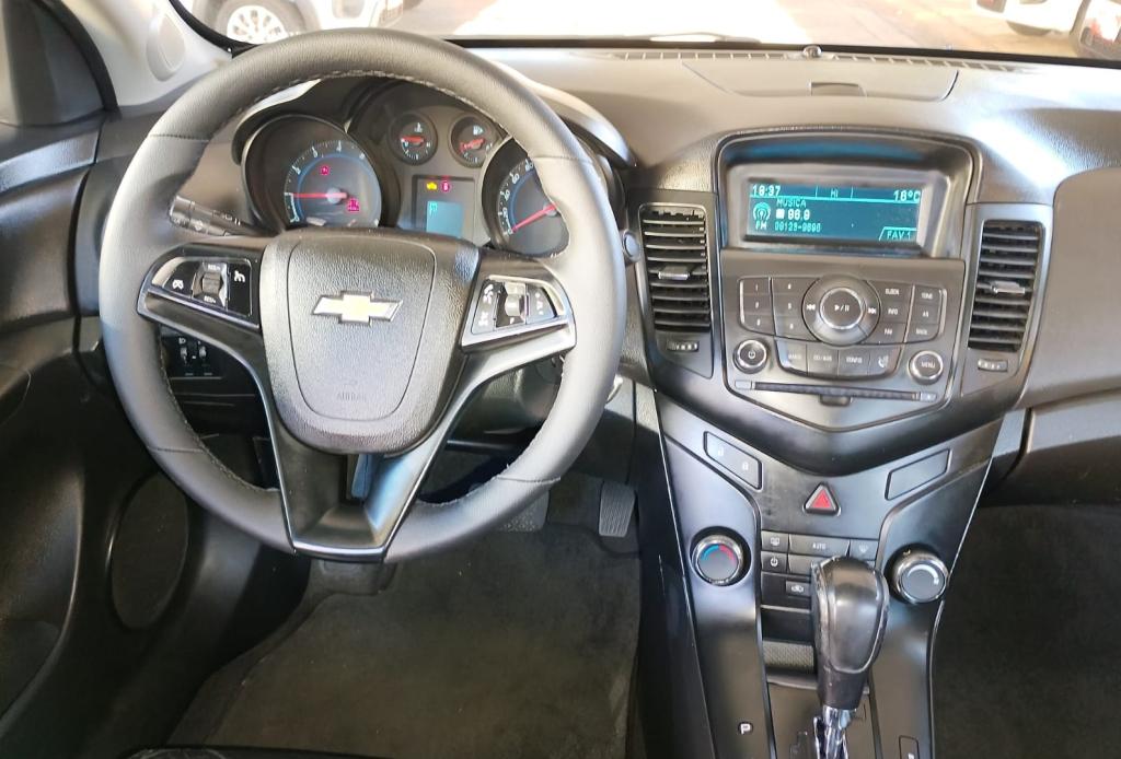CHEVROLET Cruze Sedan - Foto
