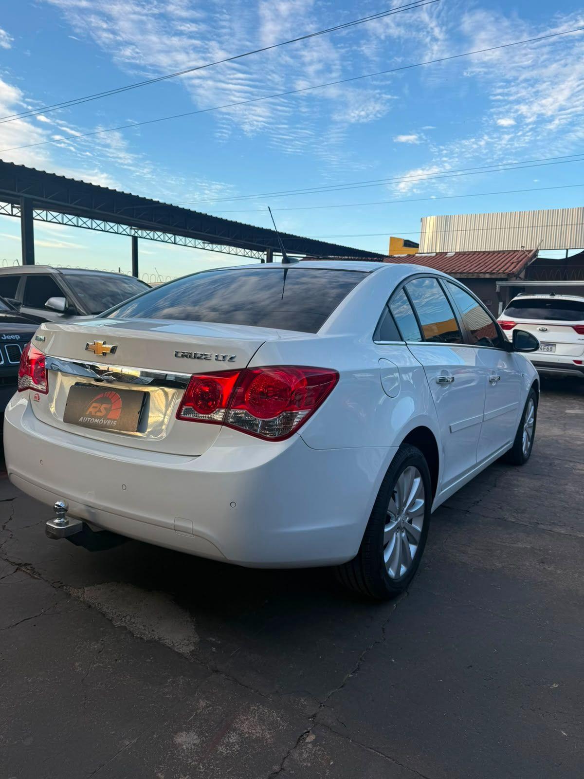 CHEVROLET Cruze Sedan - Foto