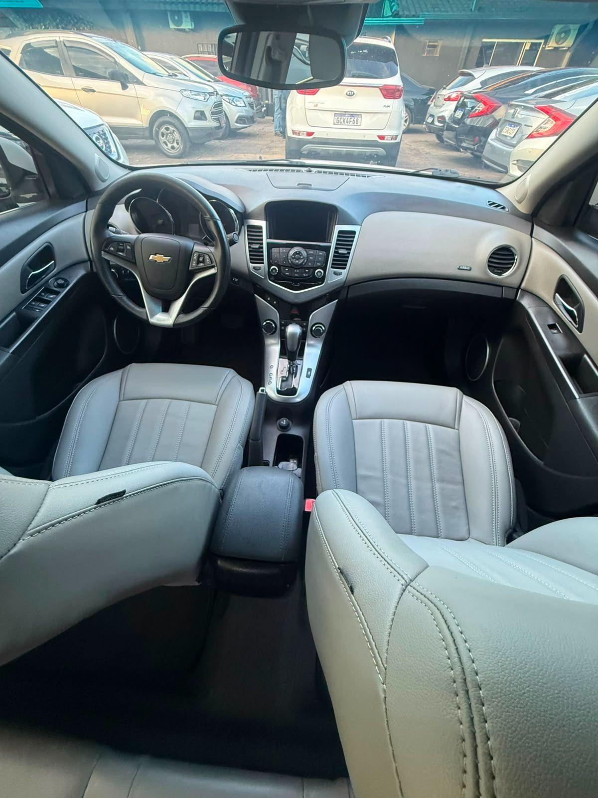 CHEVROLET Cruze Sedan - Foto