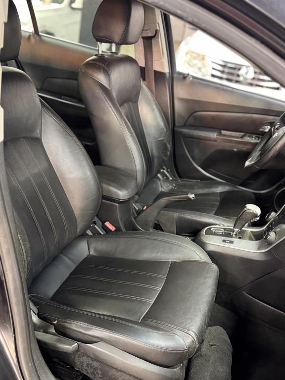CHEVROLET Cruze Sedan - Foto