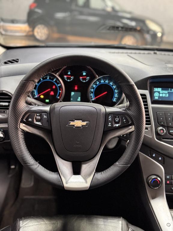 CHEVROLET Cruze Sedan - Foto