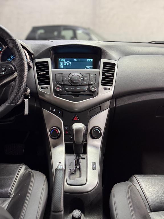 CHEVROLET Cruze Sedan - Foto