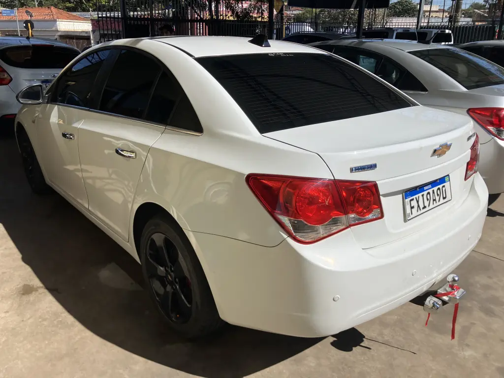 CHEVROLET Cruze Sedan - Foto
