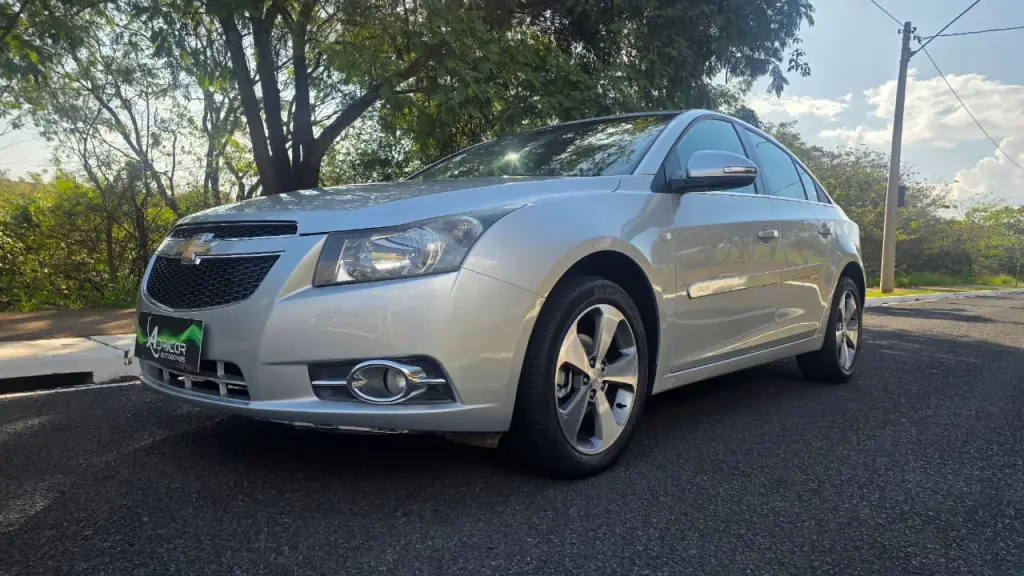 CHEVROLET Cruze Sedan - Foto