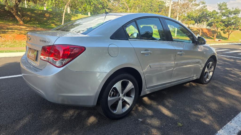 CHEVROLET Cruze Sedan - Foto