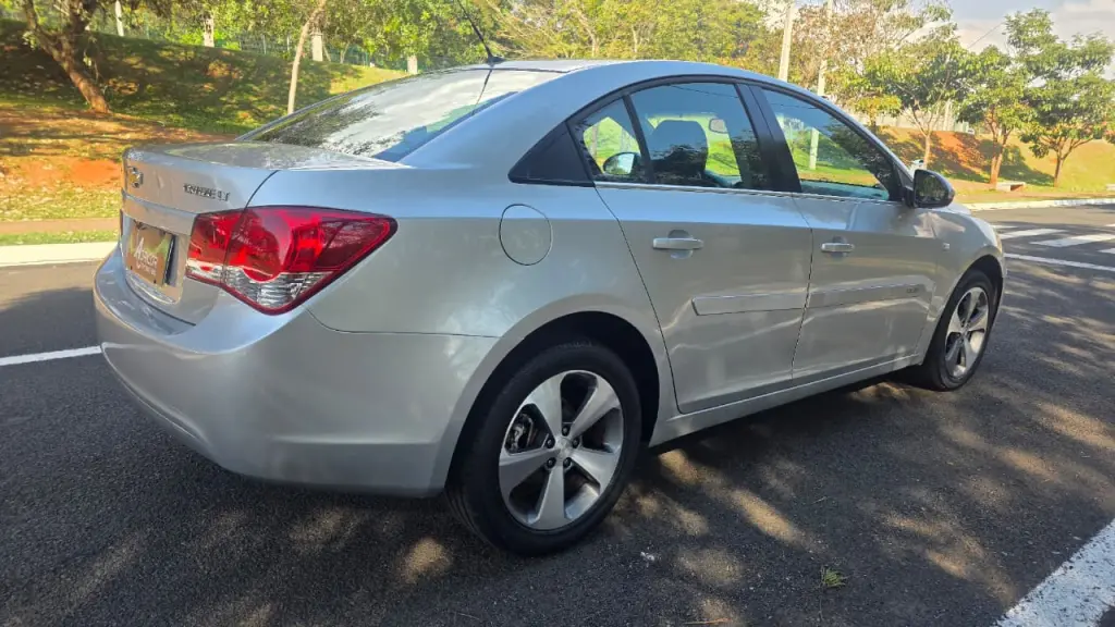 CHEVROLET Cruze Sedan - Foto