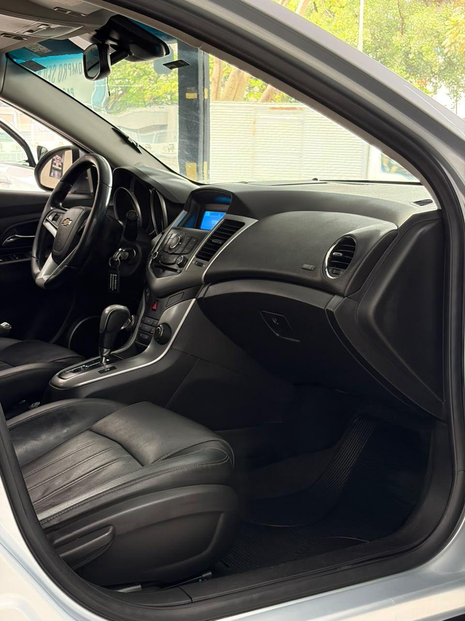 CHEVROLET Cruze Sedan - Foto