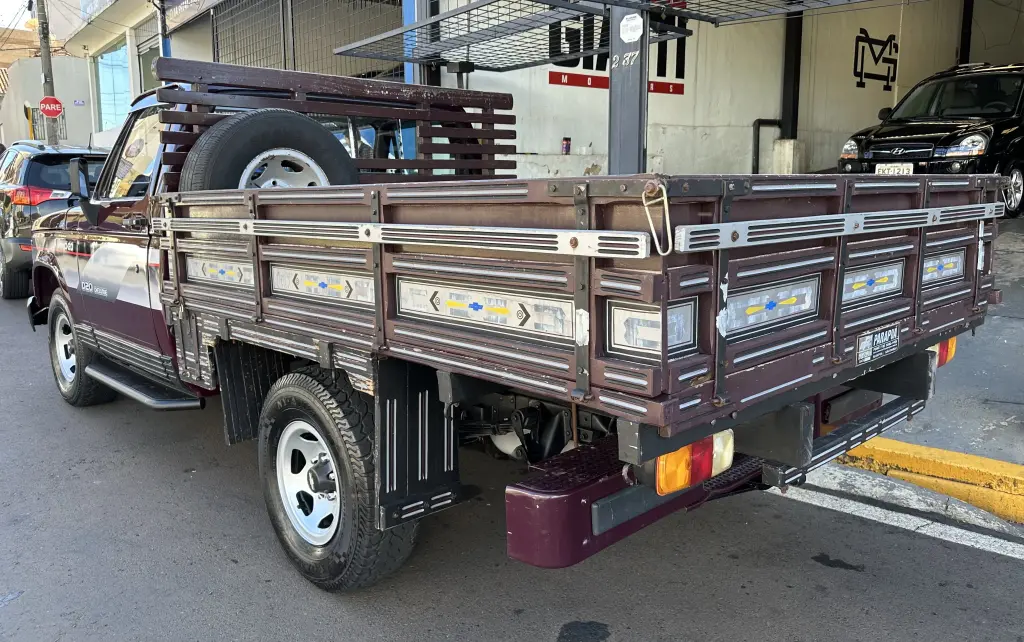 CHEVROLET D20 - Foto