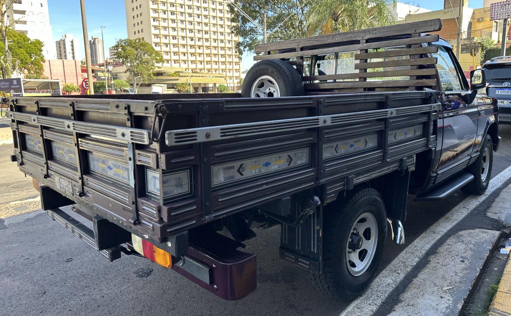 CHEVROLET D20 - Foto