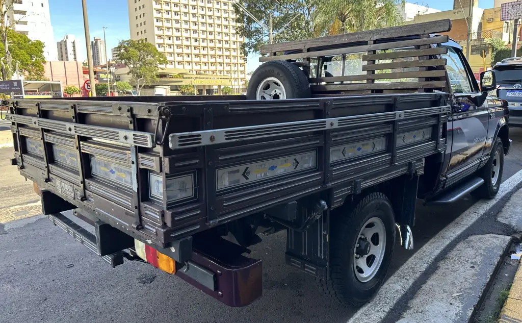 CHEVROLET D20 - Foto