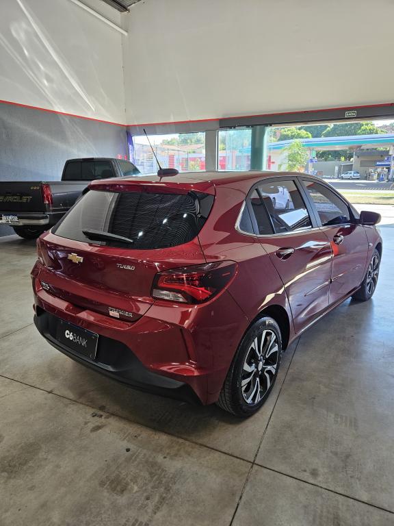 CHEVROLET Onix Hatch - Foto