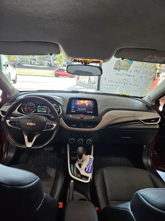 CHEVROLET Onix Hatch - Foto