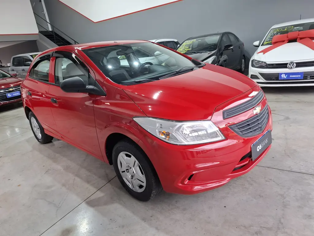 CHEVROLET Onix Hatch - Foto