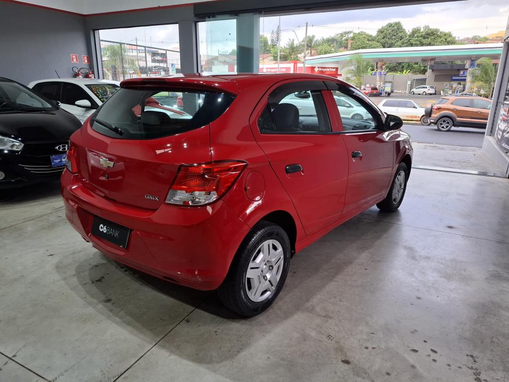 CHEVROLET Onix Hatch - Foto