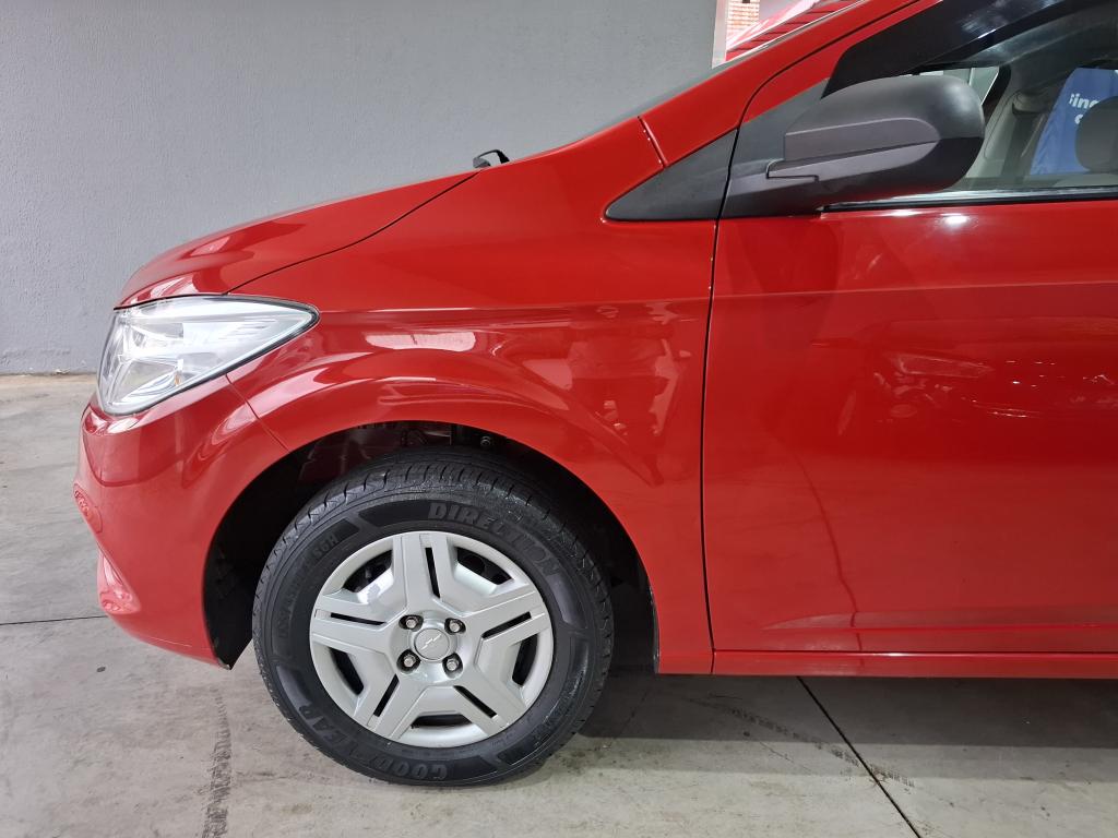 CHEVROLET Onix Hatch - Foto