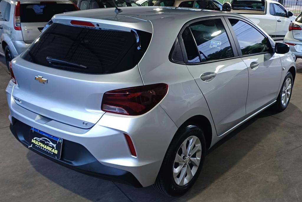 CHEVROLET Onix Hatch - Foto