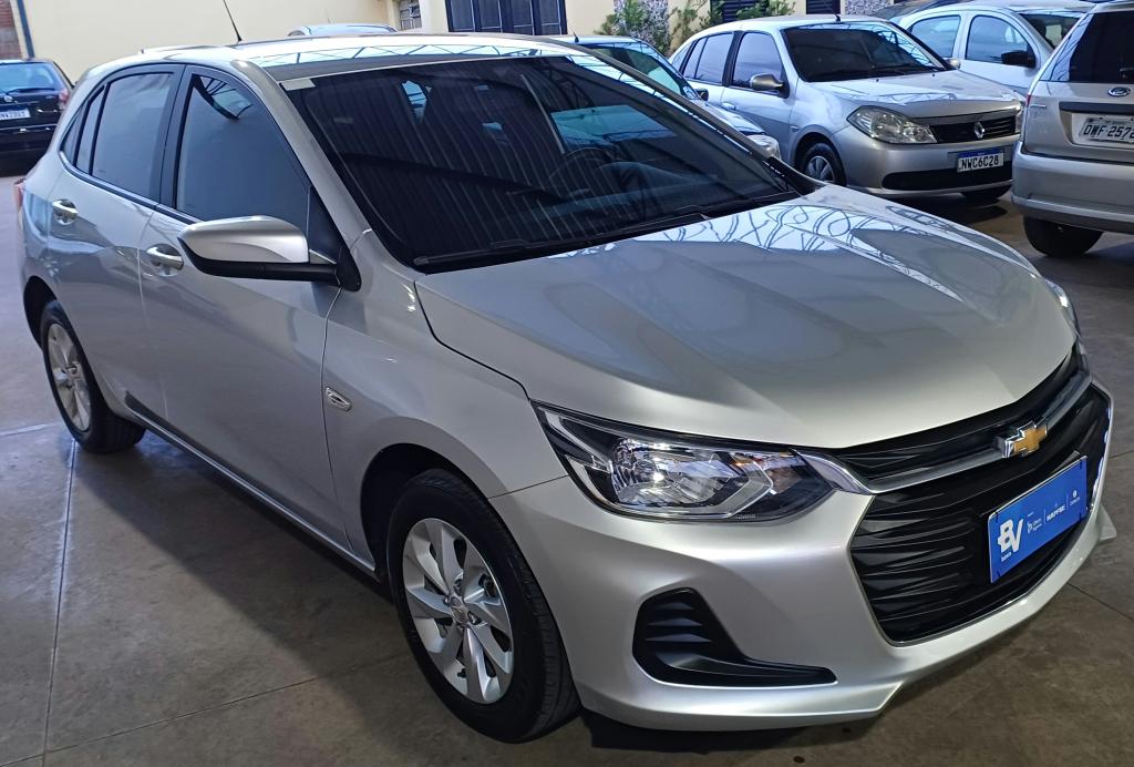 CHEVROLET Onix Hatch - Foto