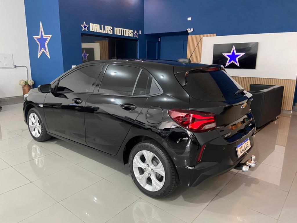 CHEVROLET Onix Hatch - Foto