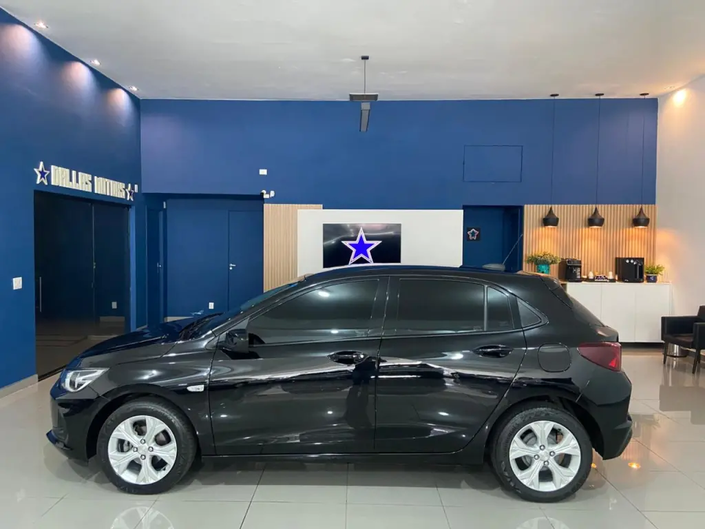 CHEVROLET Onix Hatch - Foto