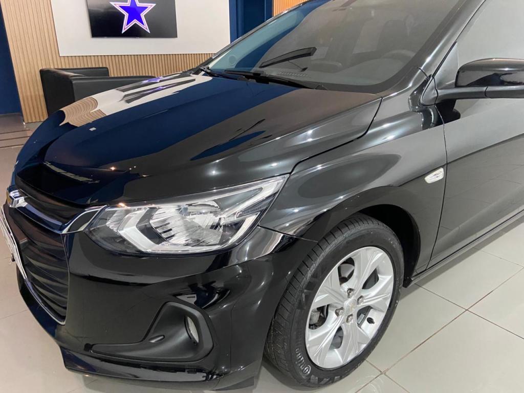 CHEVROLET Onix Hatch - Foto