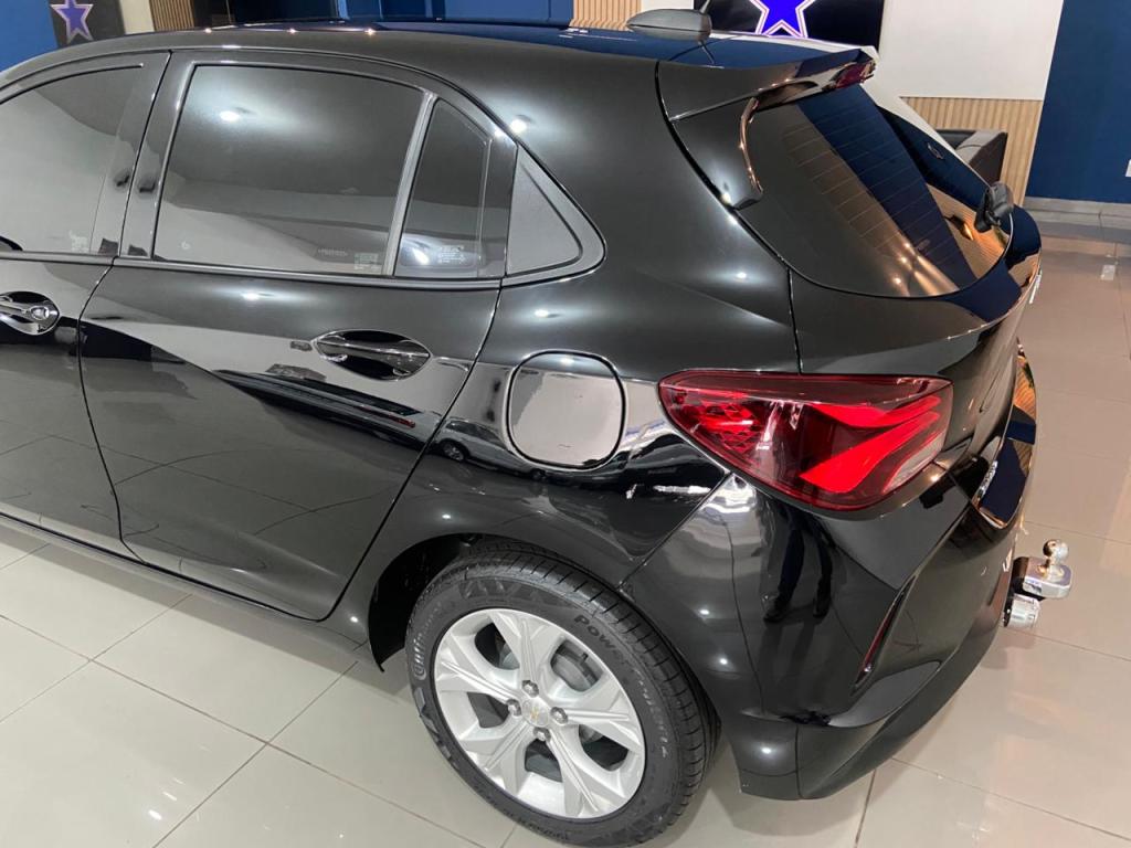 CHEVROLET Onix Hatch - Foto