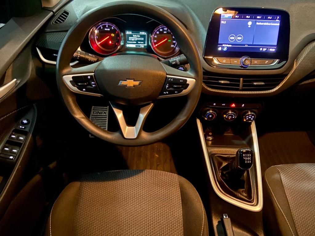 CHEVROLET Onix Hatch - Foto