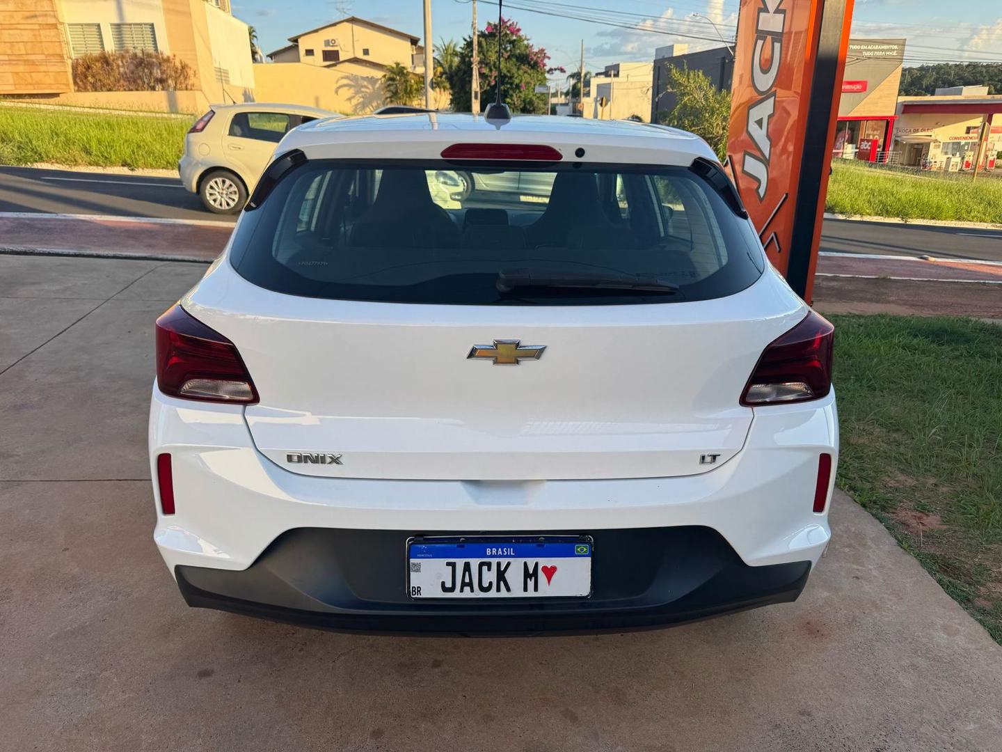 CHEVROLET Onix Hatch - Foto