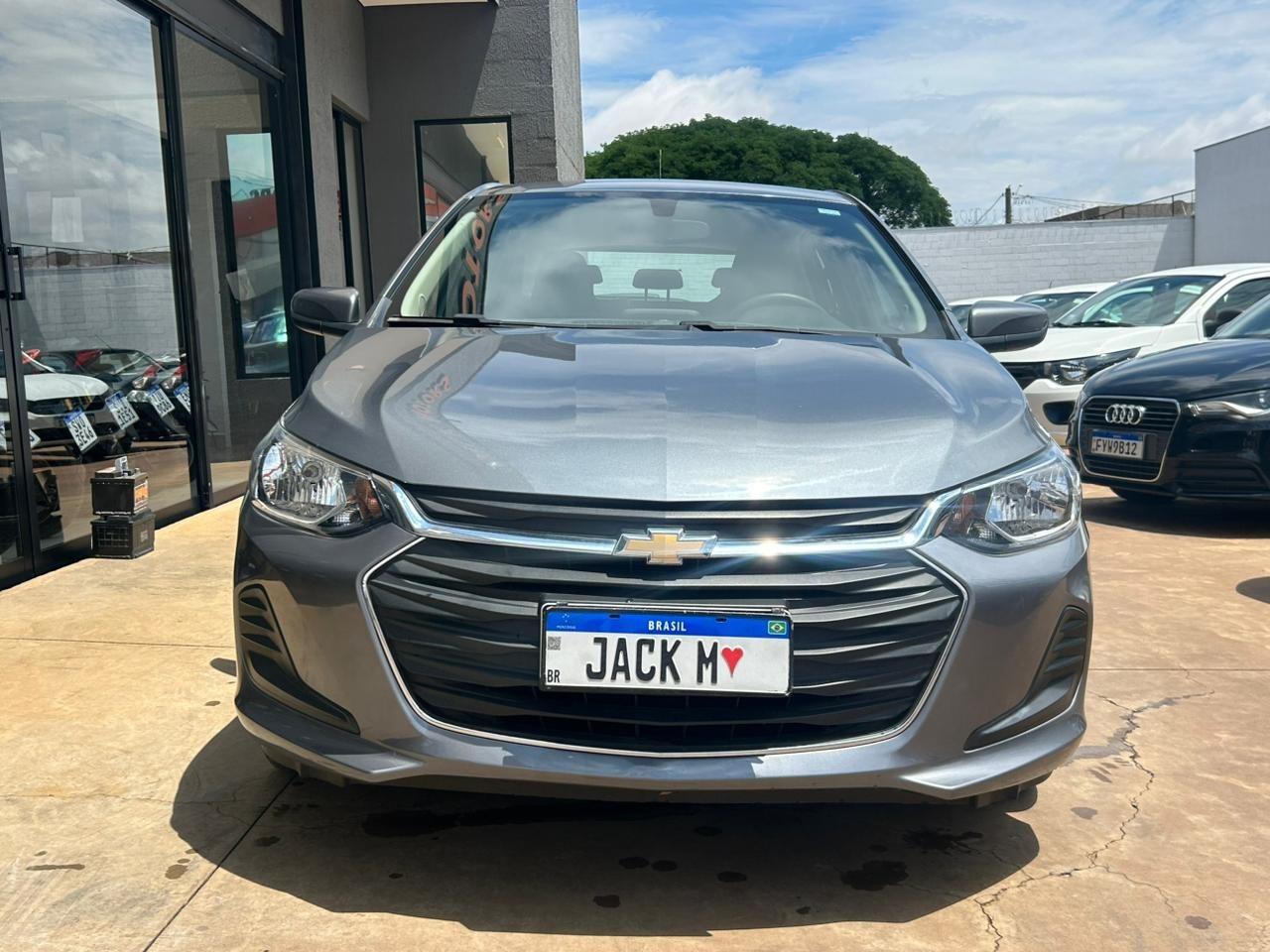 CHEVROLET Onix Hatch - Foto