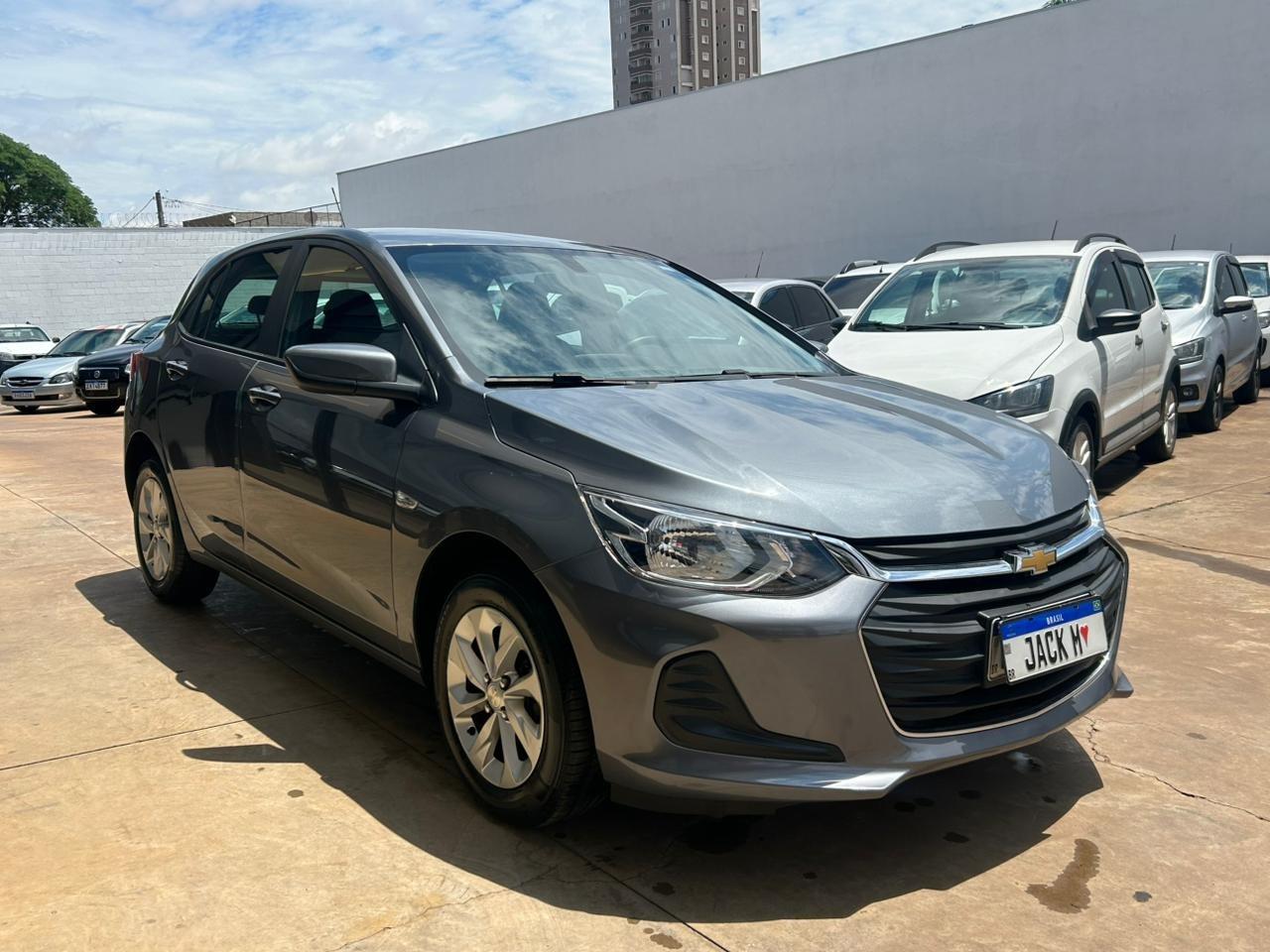 CHEVROLET Onix Hatch - Foto
