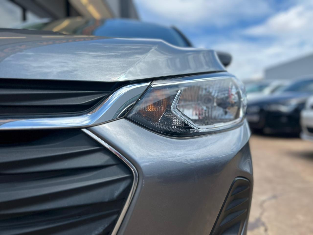 CHEVROLET Onix Hatch - Foto