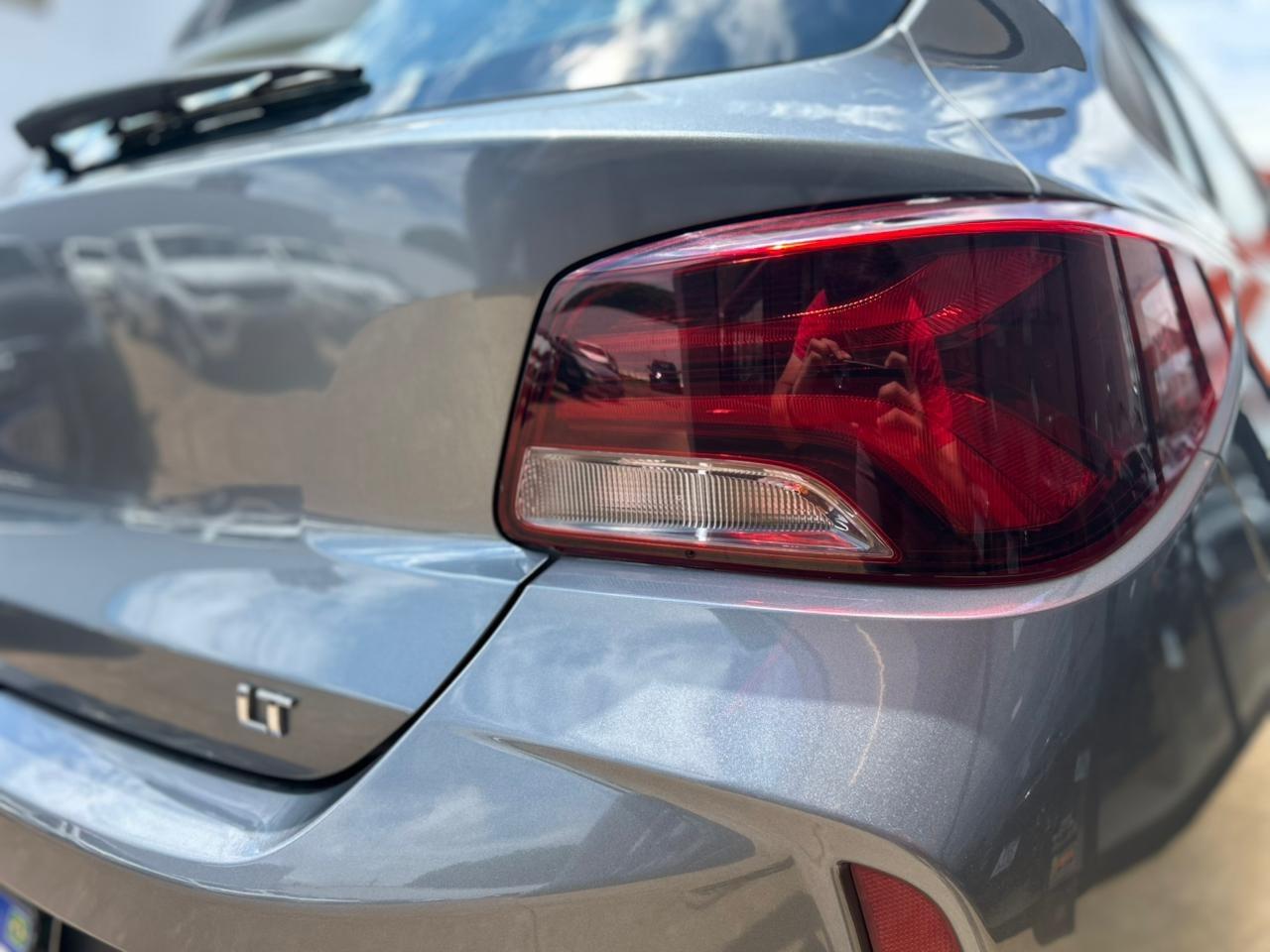 CHEVROLET Onix Hatch - Foto