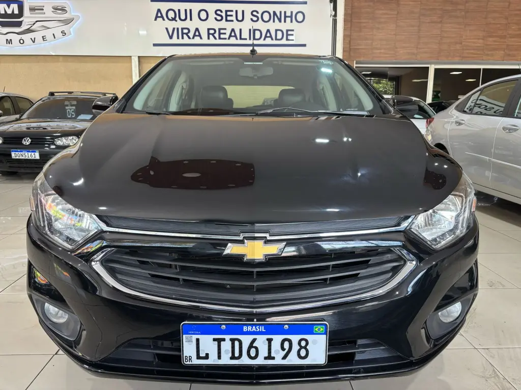 CHEVROLET Onix Hatch - Foto
