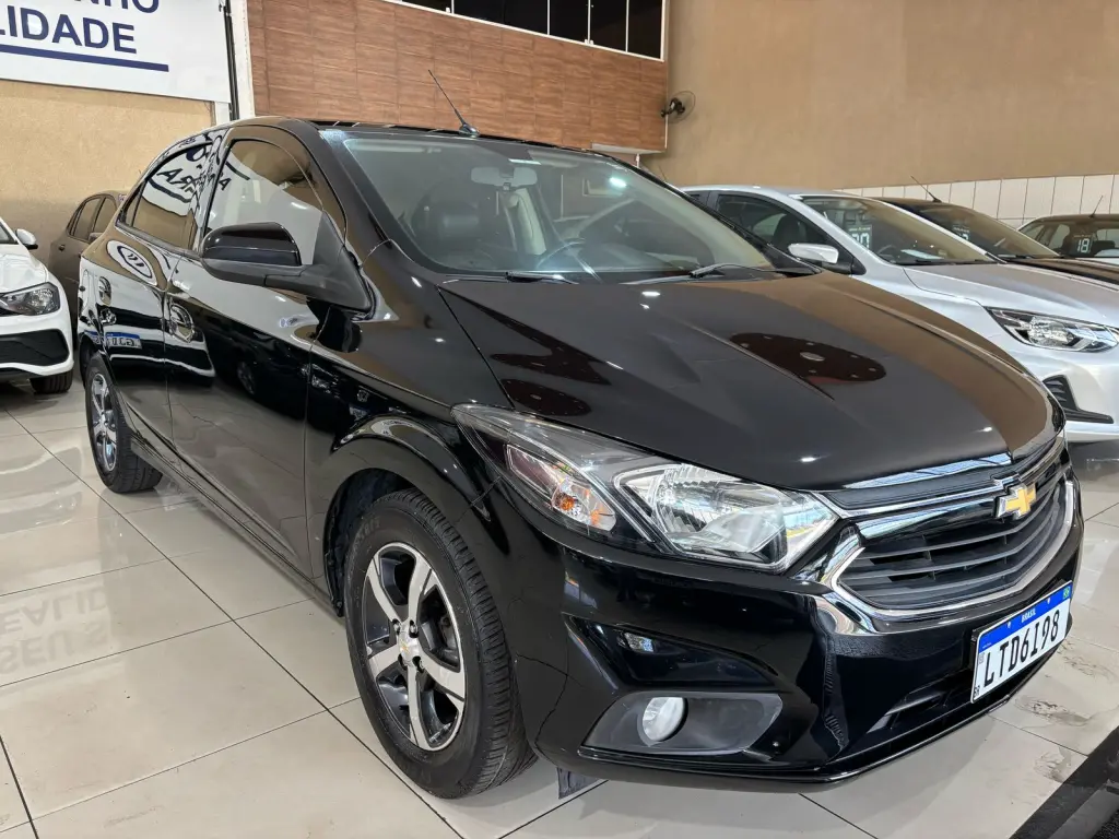 CHEVROLET Onix Hatch - Foto