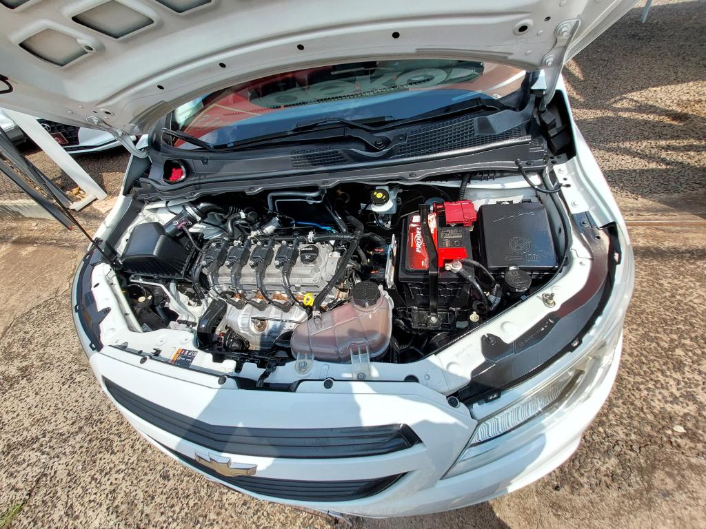 CHEVROLET Onix Hatch - Foto