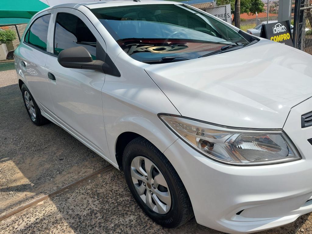 CHEVROLET Onix Hatch - Foto