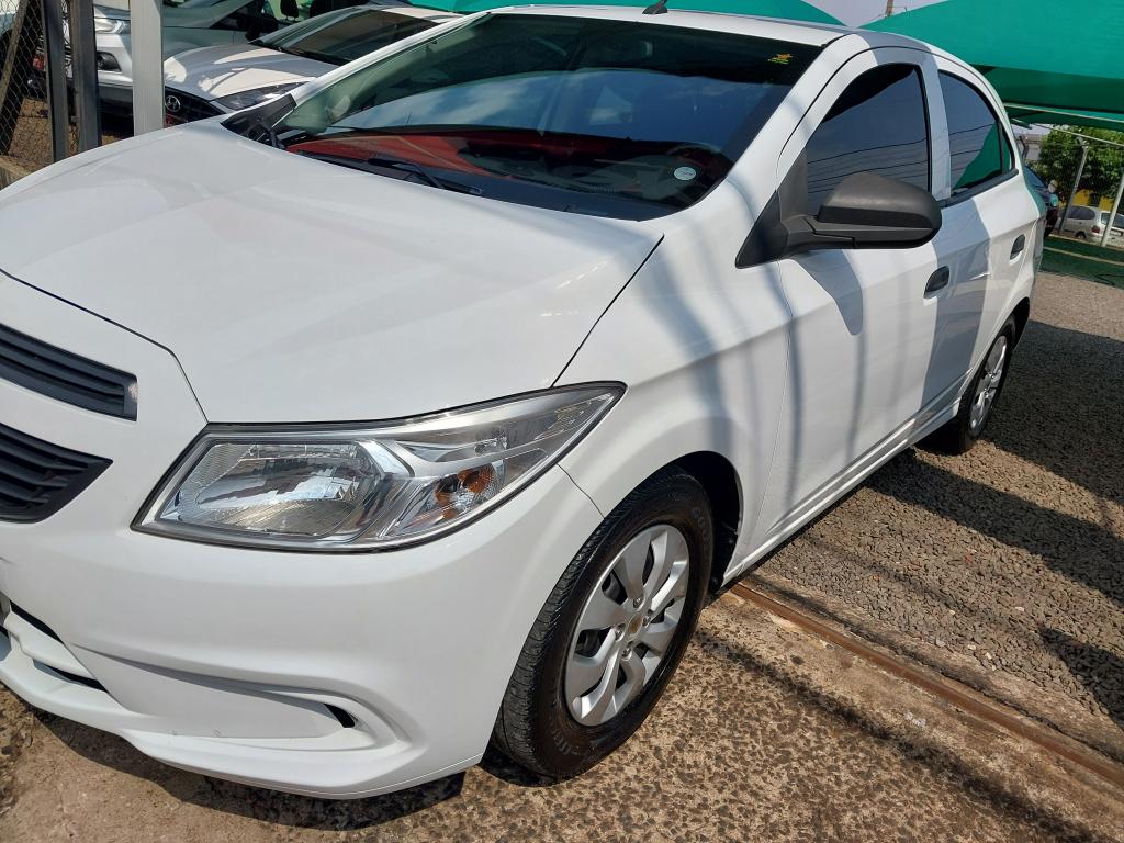 CHEVROLET Onix Hatch - Foto