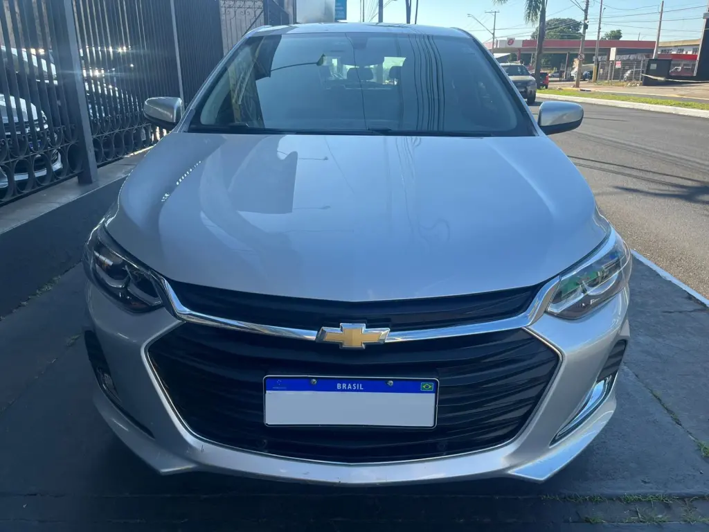 CHEVROLET Onix Hatch - Foto