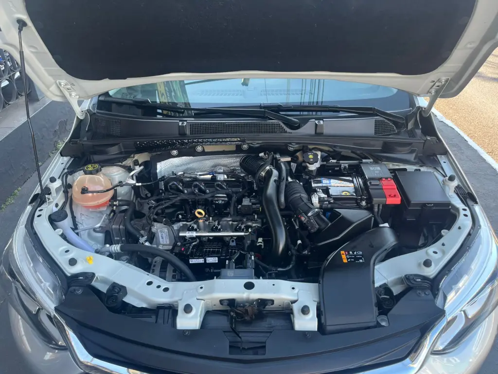 CHEVROLET Onix Hatch - Foto