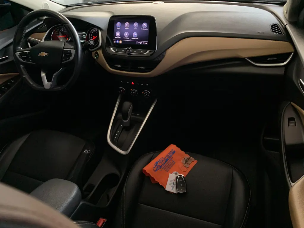 CHEVROLET Onix Hatch - Foto