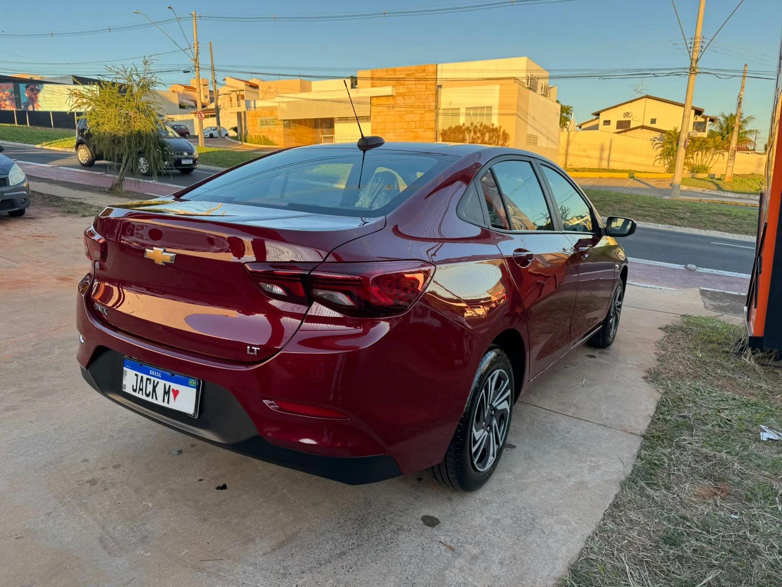 CHEVROLET Onix Hatch - Foto