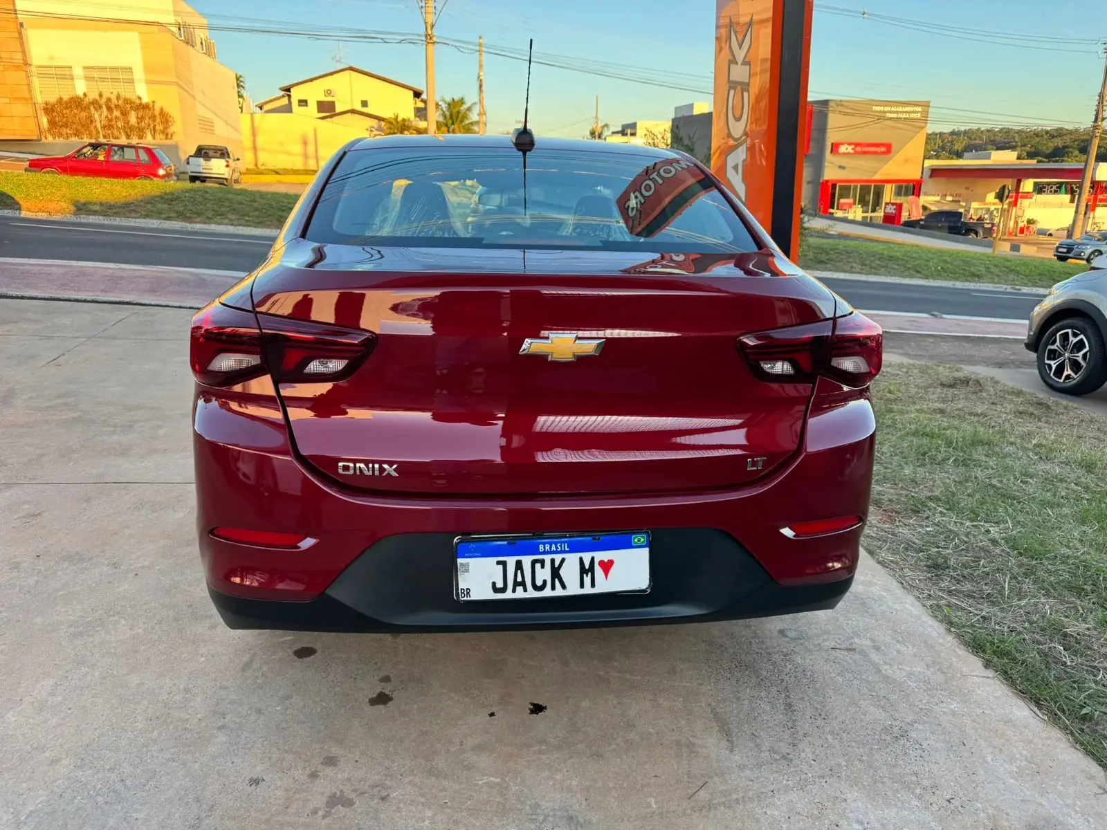 CHEVROLET Onix Hatch - Foto