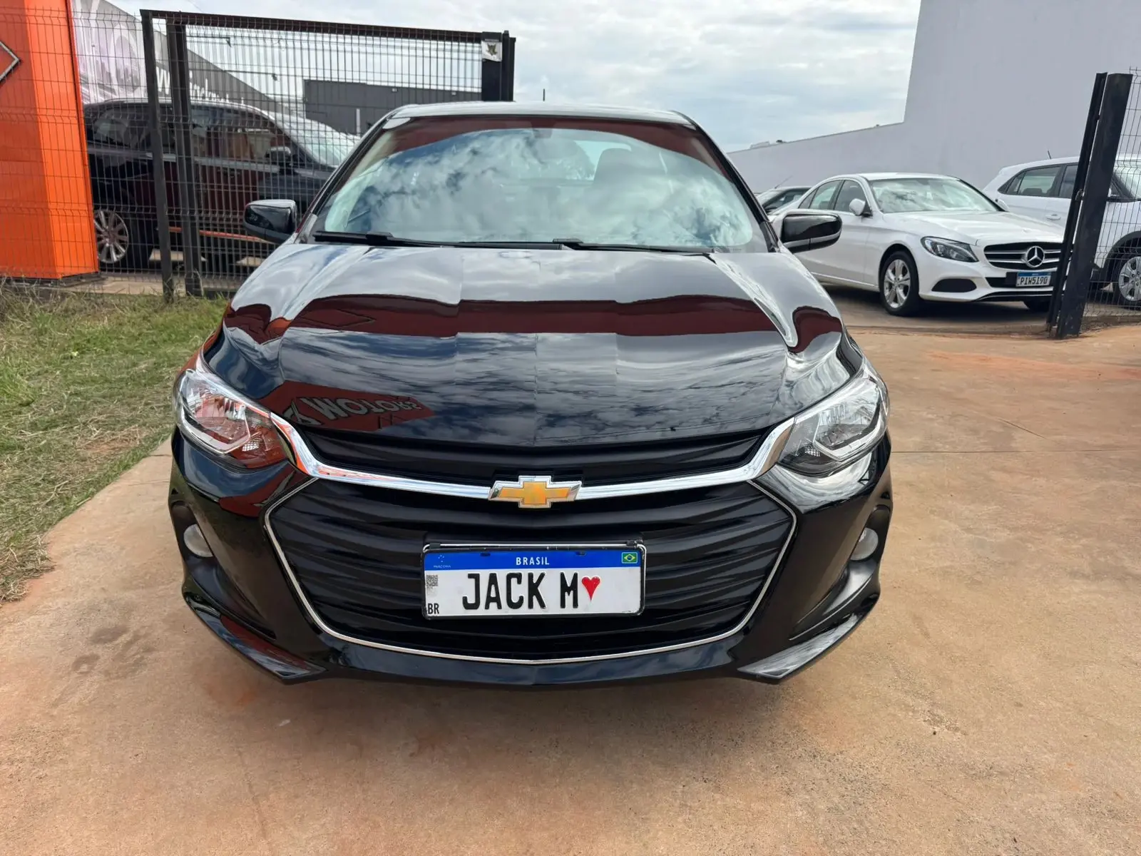 CHEVROLET Onix Hatch - Foto